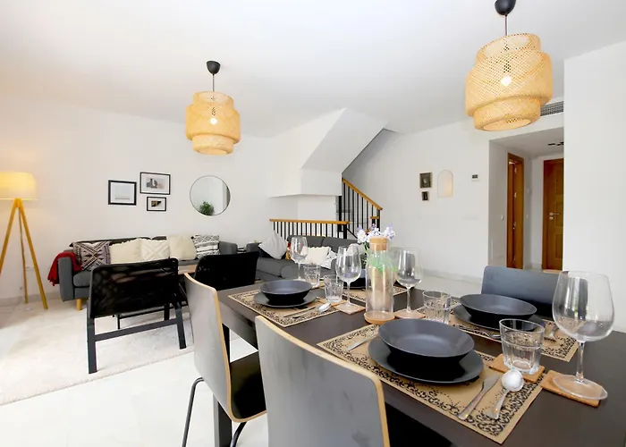 West Townhouse Lobon Feriehus *