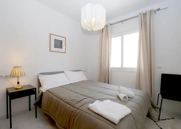 West Townhouse Lobon *