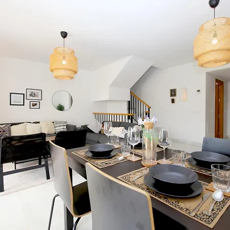 West Townhouse Lobon Vakantiehuis *