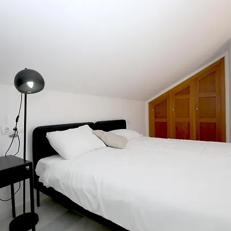 Сasa de vacaciones West Townhouse Lobon *