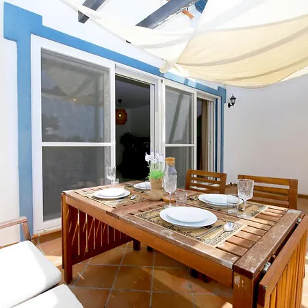 West Townhouse Lobon *