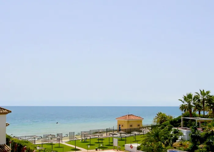 West Townhouse Lobon * إِستيبونا