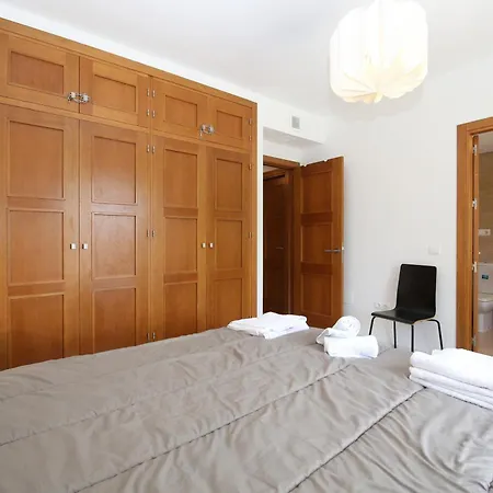 West Townhouse Lobon בית נופש