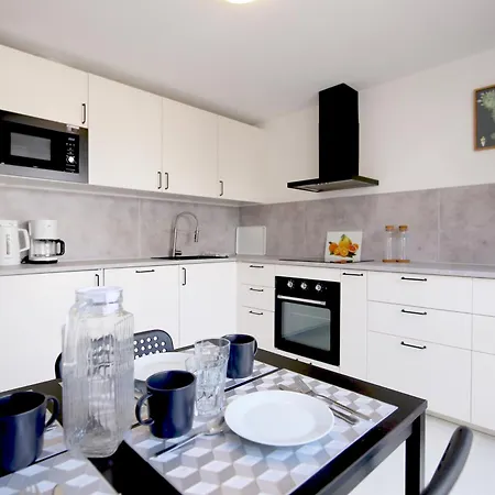 West Townhouse Lobon Feriehus *